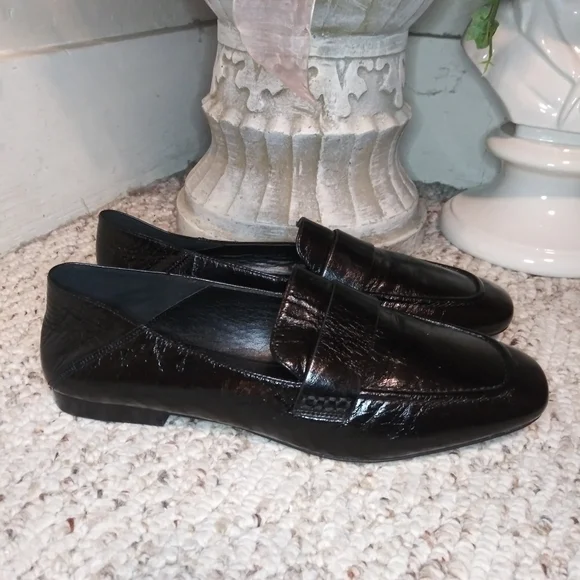 Michael Kors Lena Black Almond Toed Foldable Heel, Slip-On Loafers - Picture 9 of 9